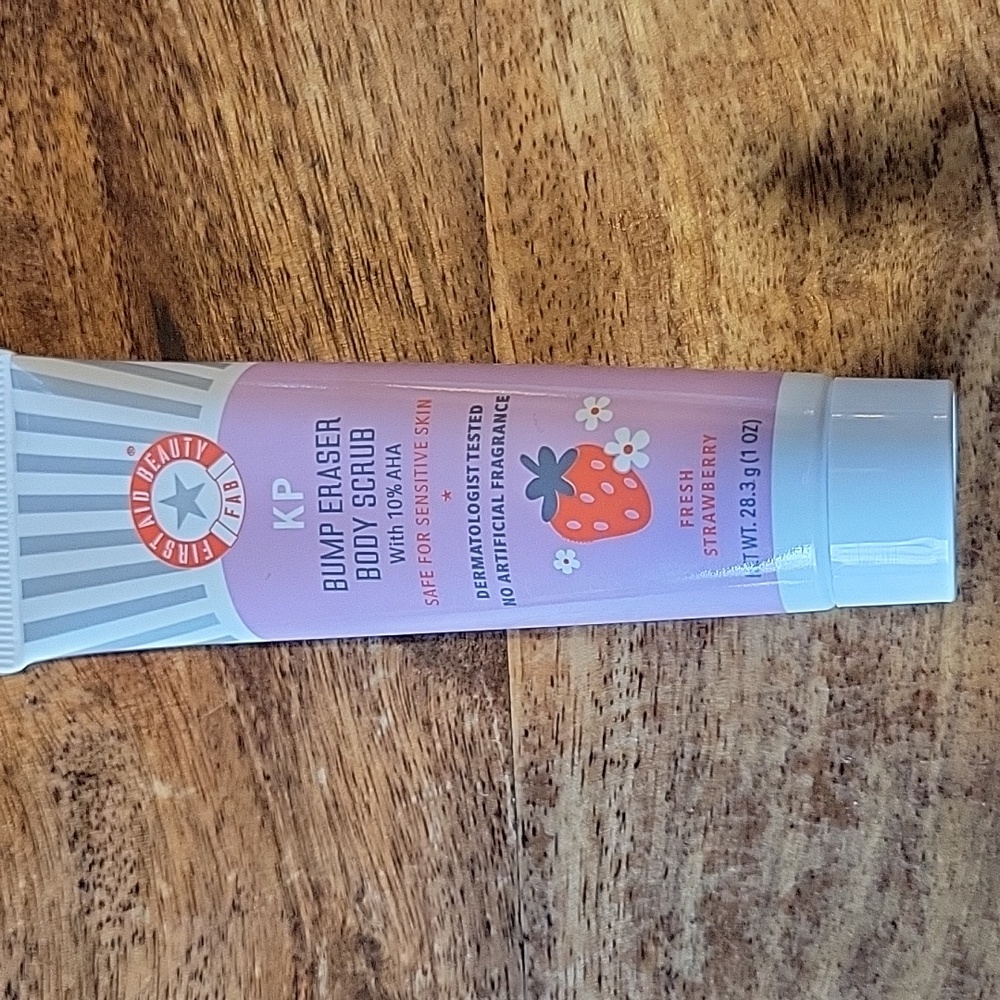 First Aid Beauty Bundle - Picture 6 of 9